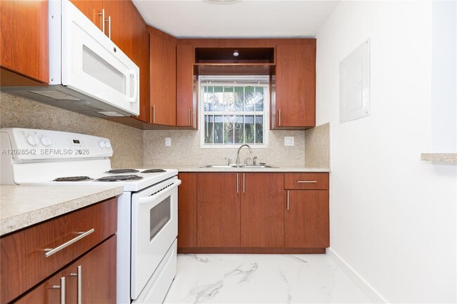 Foto del edificio - 1060 NE 78th St
