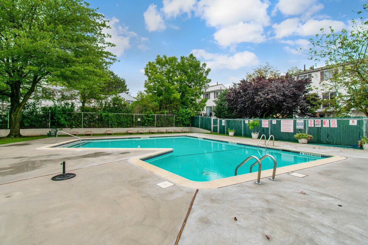 Foto principal - 1630 Forest Hill Rd