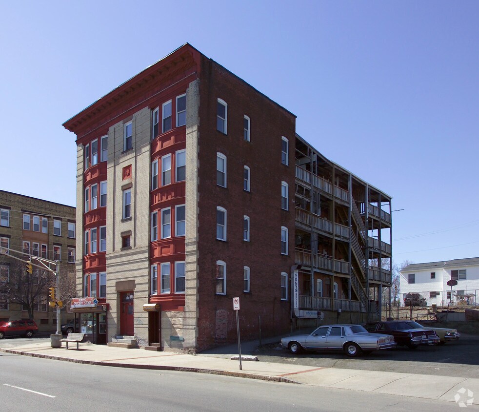 Side of Building - 92 Jackson St