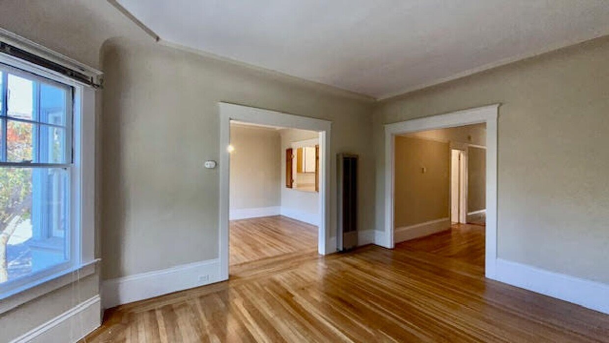 Primary Photo - Bright Top-Floor Flat at the Edge of the P...