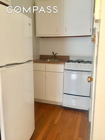 Foto del edificio - 319 W 92nd St
