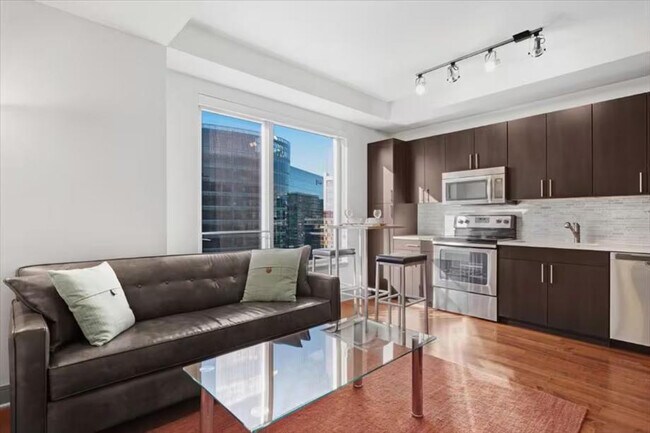 Building Photo - 100 Pier 4 Blvd.