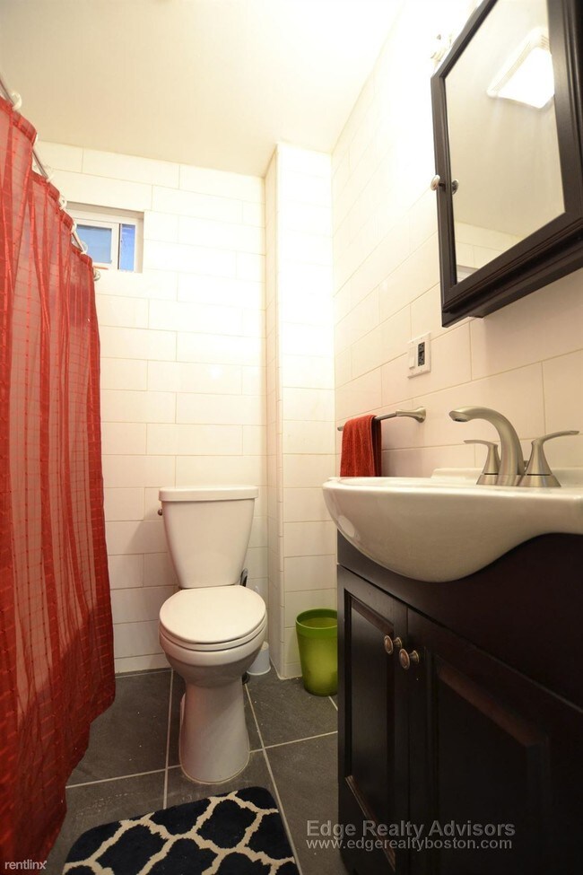 Foto del edificio - 3 br, 1 bath  - 315 Warren St