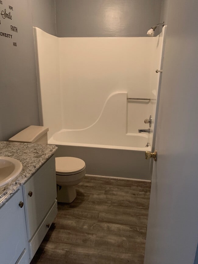 Building Photo - 103 Hines Blvd