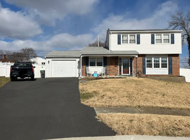 Building Photo - 300 Orinda Dr