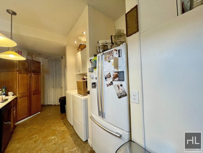 Building Photo - 361 7th STREET 1