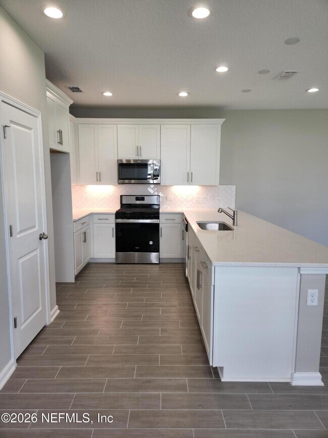 Foto del edificio - 118 Pinebury Ln