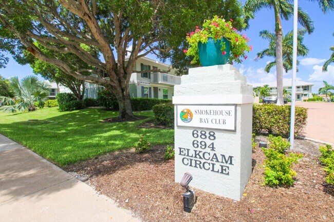 Building Photo - ** SMOKEHOUSE BAY OF MARCO ** 2/2 SEASONAL UNIT ON MARCO ISLAND AVAILABLE ** BEST WATERWAY VIEW H...