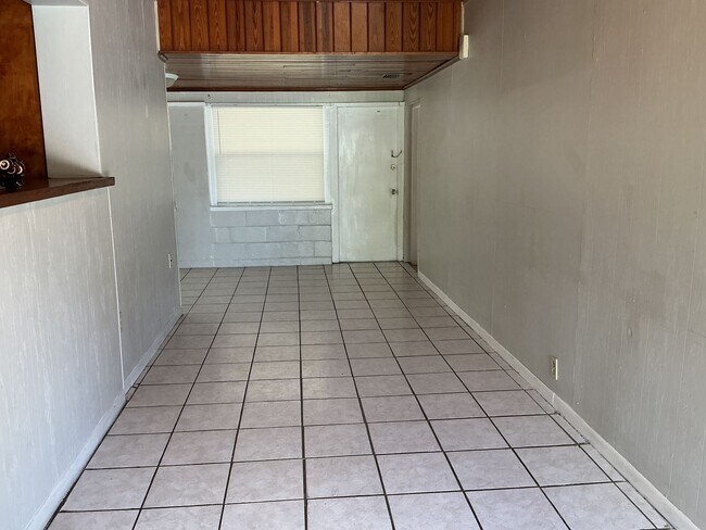 Foto del edificio - 3 Bed / 2 Bath Home in North Lakeland – Spacious Yard & Great Location