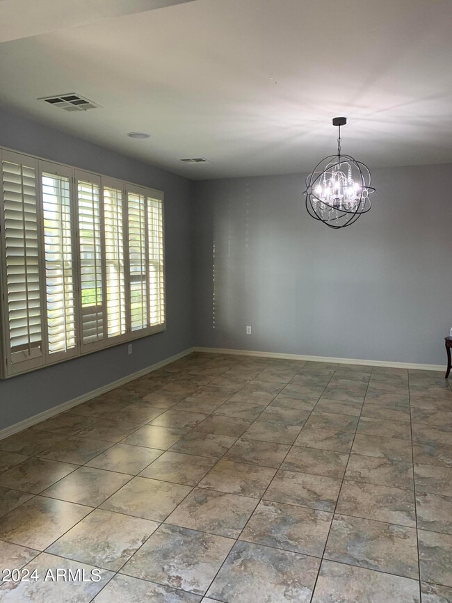 Building Photo - 2219 E Wisteria Dr