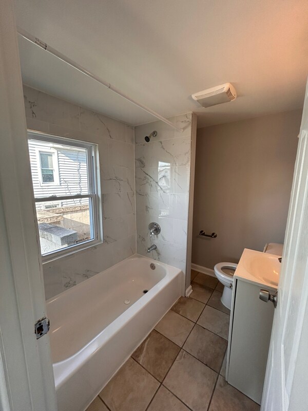 Building Photo - 240 Riverview Ave