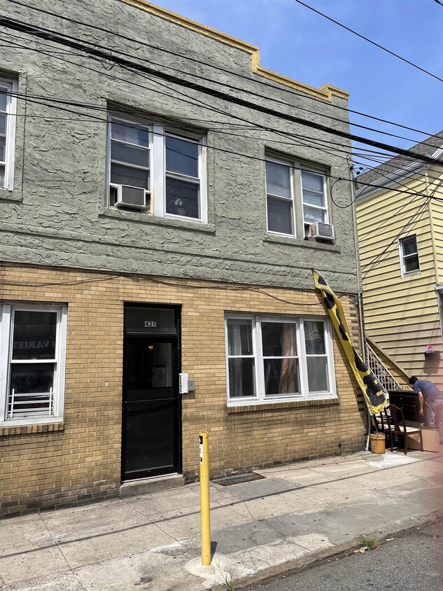 Primary Photo - 425 Baldwin Ave
