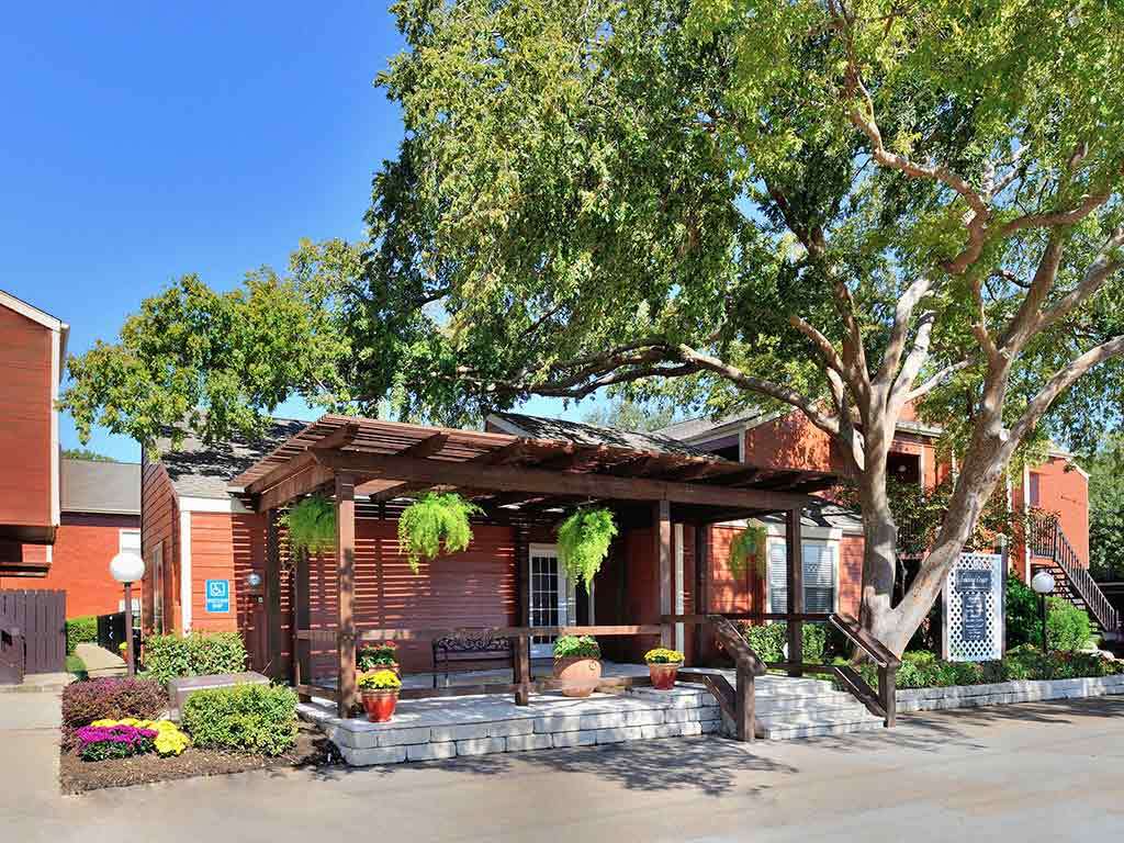 Foto principal - Lakeshire Place Apartment Homes