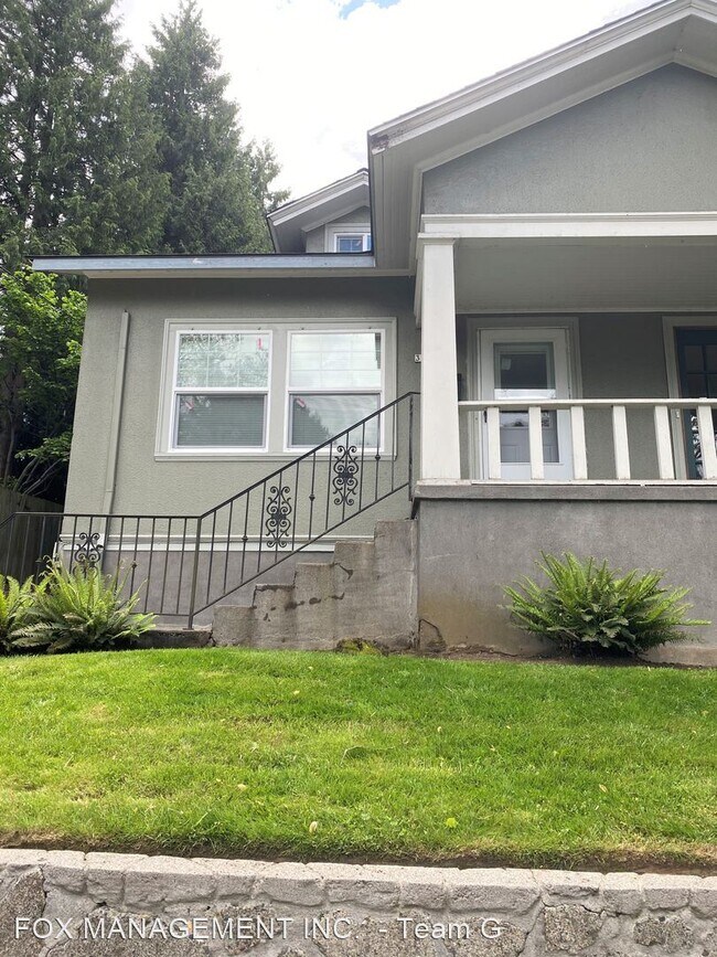 Building Photo - 3222-3224 NE Clackamas St