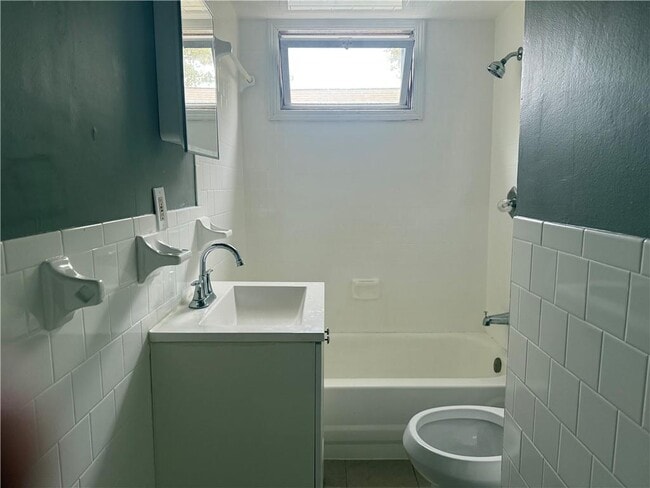 Foto del edificio - 50 E Transit St