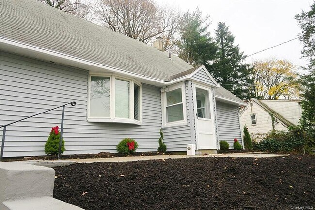 Building Photo - 60 Mountaindale Rd, Yonkers, NY 10710