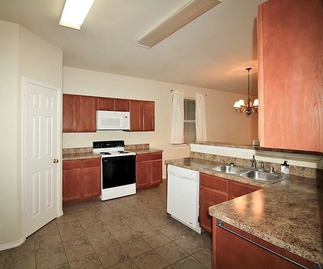 Building Photo - 7912 Mirror Rock Ln