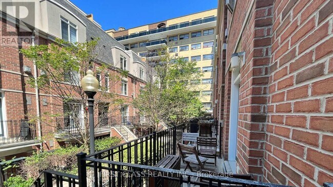 Photo du bâtiment - 415-415 Jarvis St