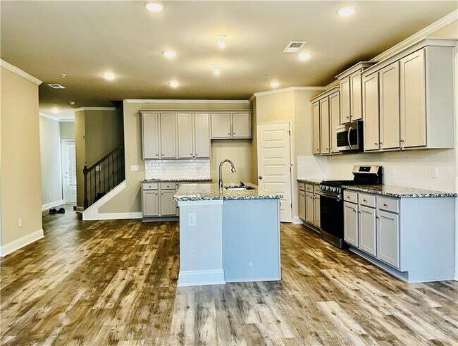 Building Photo - 241 Yellowwood Wy