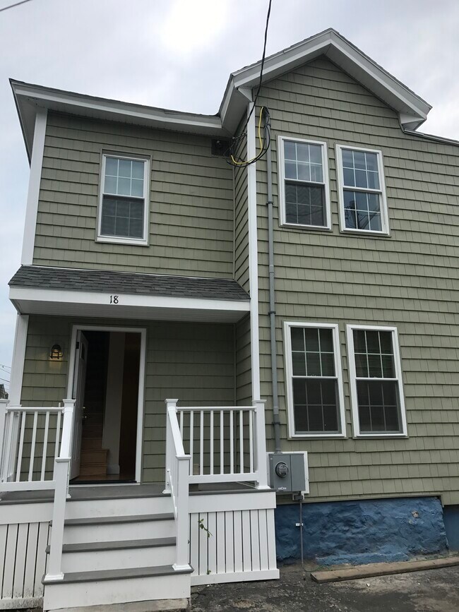 Building Photo - 18 Rockdale Ave