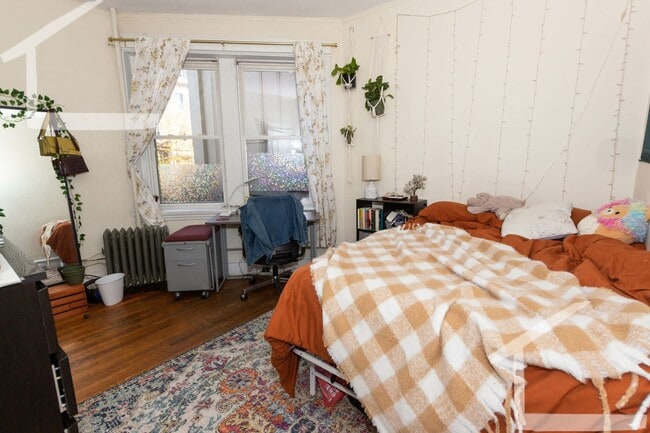 Photo - 321 St Paul St Apartment