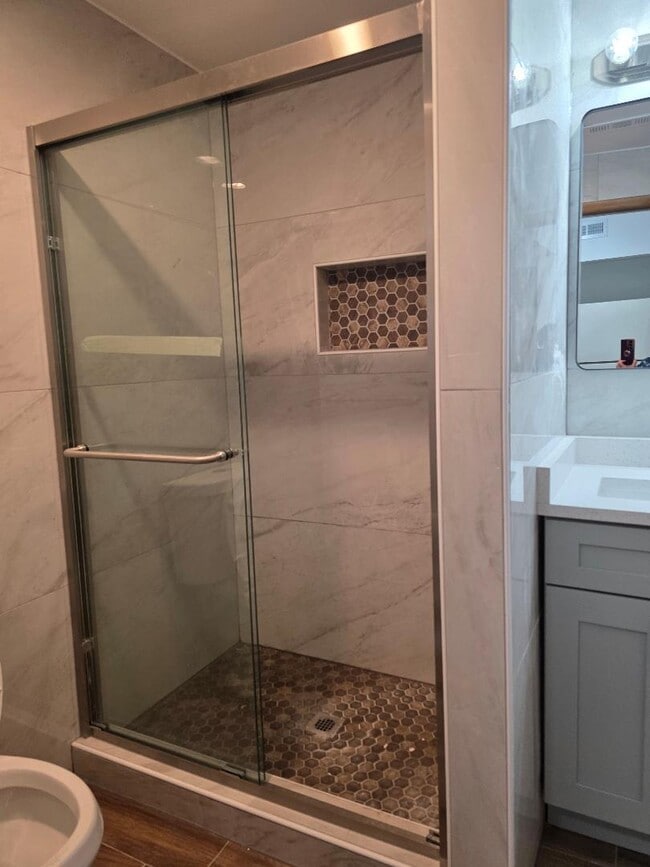 Building Photo - 2949 S Emerald Ave