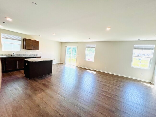 Building Photo - 1155 Bethel Ridge Dr