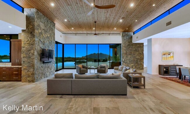 Foto del edificio - 4 br, 4 bath House - 39897 N Father Kino Trl
