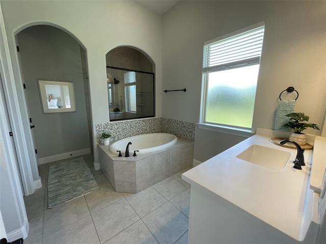 Building Photo - 4881 Lockwood Dr
