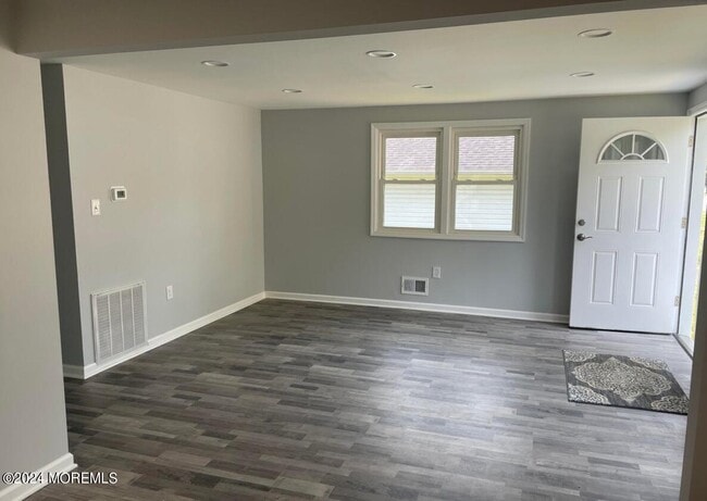 Foto del edificio - 14 Raritan Blvd