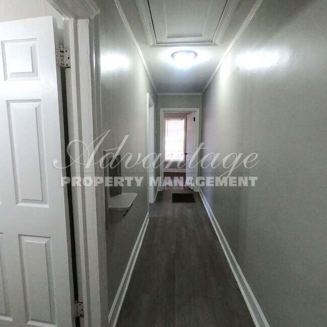 Building Photo - Come see this Newly Renovated 2 Bedroom Ho...
