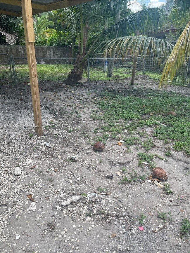 Foto del edificio - 2884 SW 19th Pl