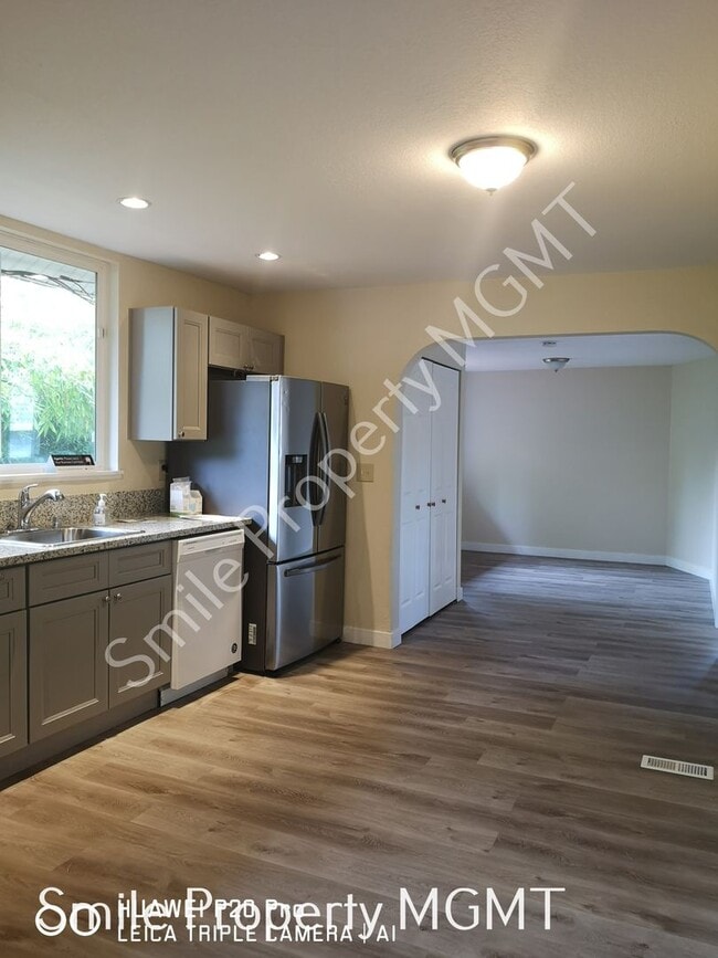 Building Photo - 13108 SE Cora St