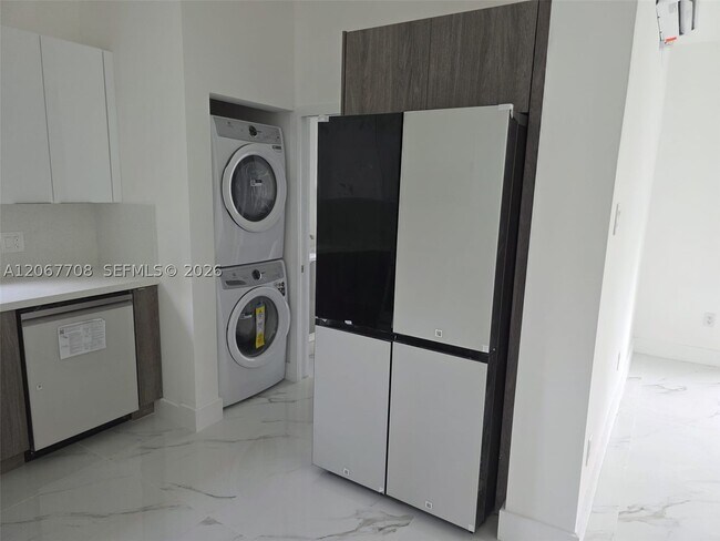 Foto del edificio - 111 NE 45th St