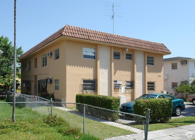 Building Photo - 1811 NW 19th Terr Building Photo - 1811 NW 19th Terr