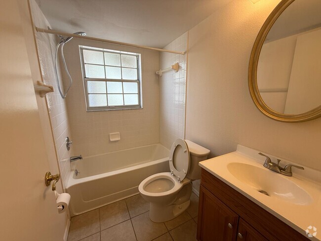 Building Photo - 8144 Fairways Cir
