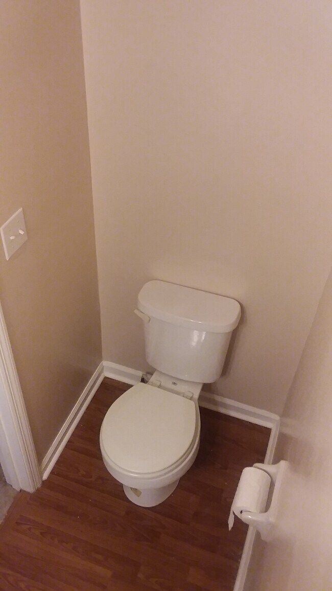 Half bath in living room - 5196 Laurel Bridge Ct SE