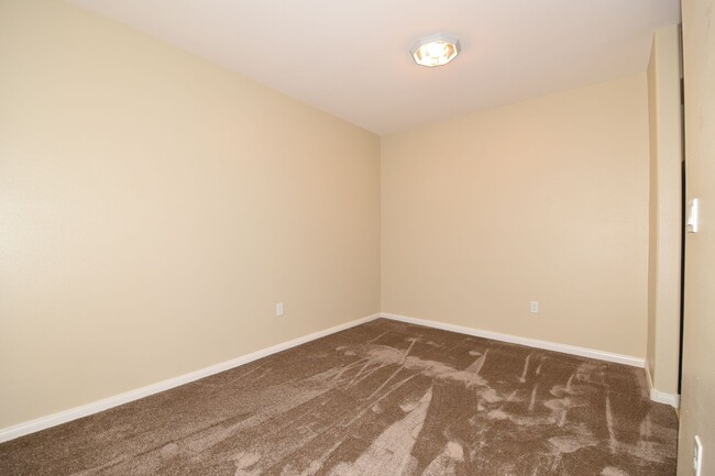 Foto del edificio - Beautiful 1 Bedroom Home At Coronado Palms!