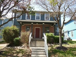 Building Photo - 909 E Park St