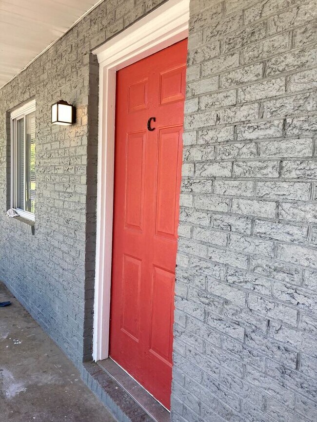 Foto del edificio - Renovated 2nd-floor condo in Concord!