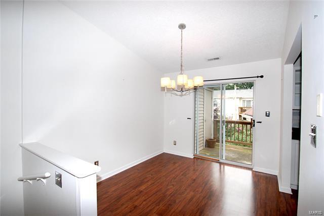 Foto del edificio - 1615 Thrush Terrace