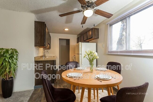 Building Photo - 14140 NE Sandy Blvd