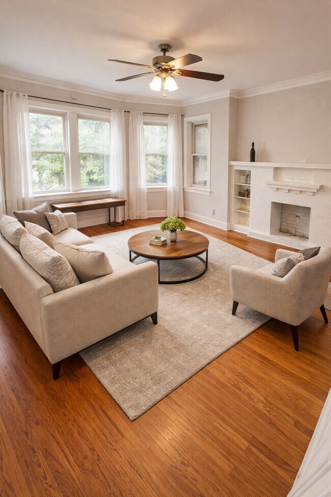 Foto del edificio - 7819 S Cornell Ave