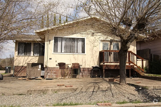 Building Photo - 15150 Lakeview Ave