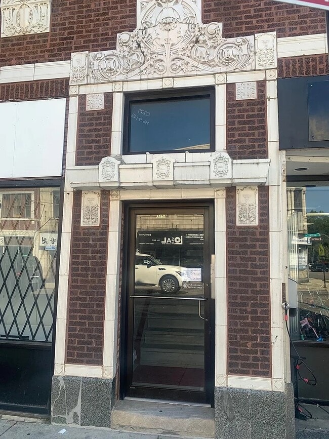 Foto del edificio - 3253 W Lawrence Ave