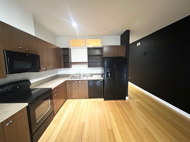 Building Photo - 2 Bedroom Lofts in Overlook! Water, Sewer and Garbage Included!!!