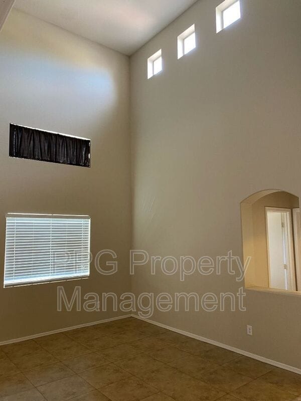 Building Photo - 23897 W Bowker St