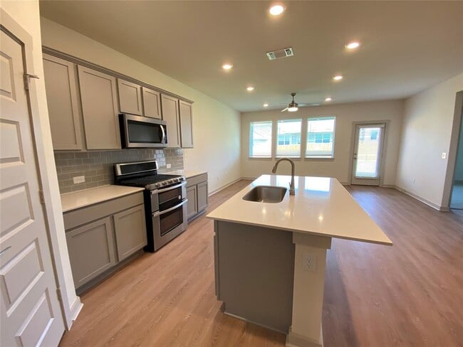 Building Photo - 2205 Sisterdale Ln