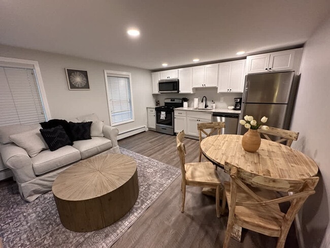 Building Photo - 301 Portsmouth Ave