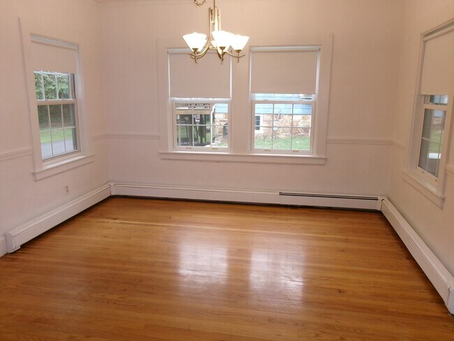 Foto del edificio - 58 Bancroft Park
